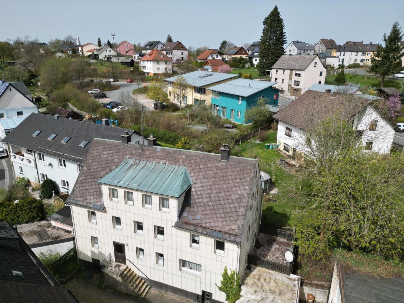 13 rooms Building in Hof, Germany No. 267727