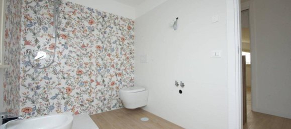 4 rooms Penthouse in Monterotondo, Italy No. 38533 17