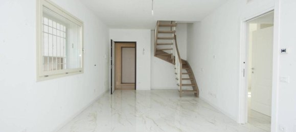 4 rooms Penthouse in Monterotondo, Italy No. 38533 2
