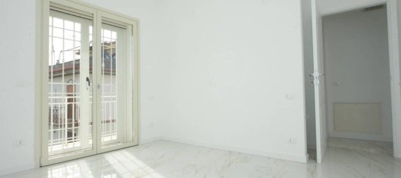4 rooms Penthouse in Monterotondo, Italy No. 38533 3