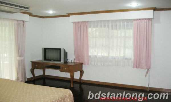 Villa de 3 dormitorios en Tay Ho, Vietnam No. 5768