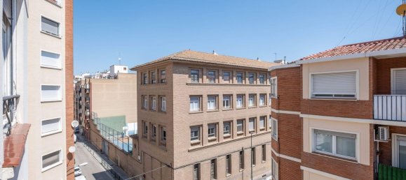 4 bedrooms Apartment in Zaragoza, Spain No. 151643 3