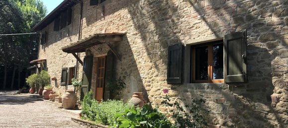 4 bedrooms House in Cortona, Italy No. 240 4