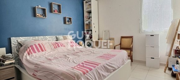 2 bedrooms Apartment in Marseille, France No. 334820 3