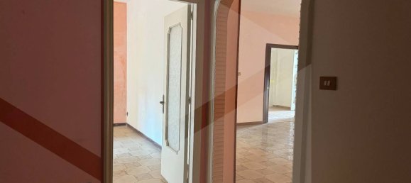 4-Zimmer Wohnung in Nola, Italy, Nr. 26421 5