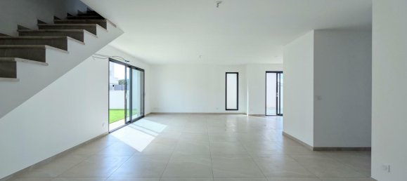 3 bedrooms House in Vias, France No. 297602 6