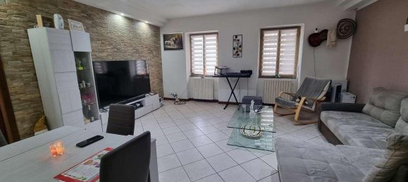 3-salle Appartement à Limbiate, Italy No. 152009 12
