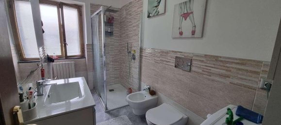 3-salle Appartement à Limbiate, Italy No. 152009 2