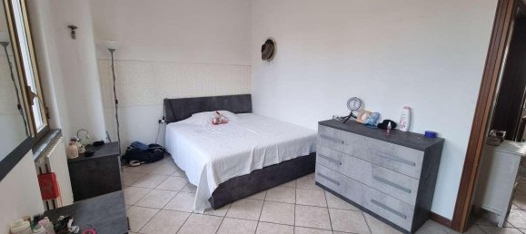 3-salle Appartement à Limbiate, Italy No. 152009 5