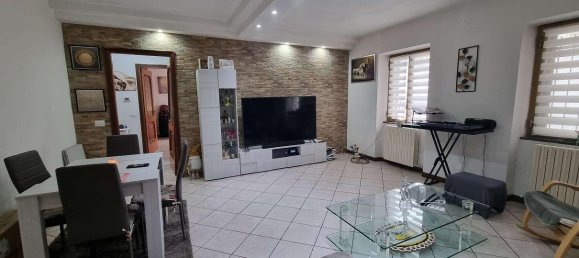 3-salle Appartement à Limbiate, Italy No. 152009 11