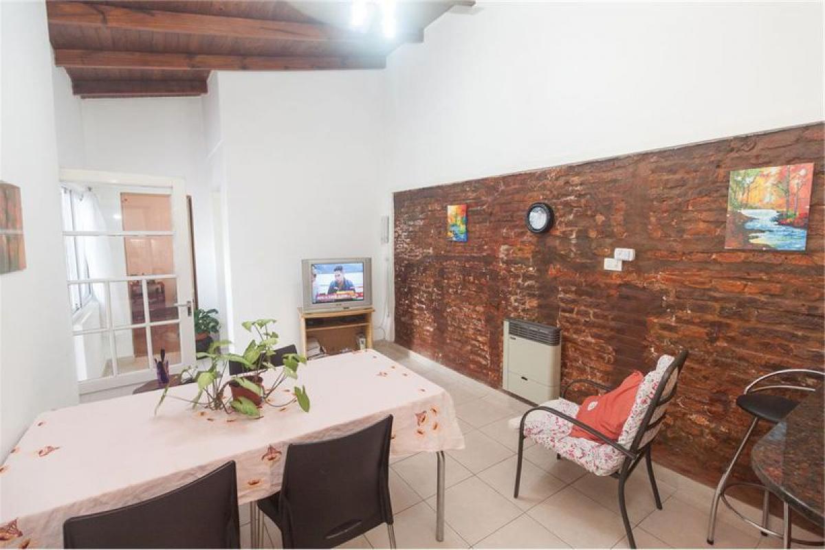 2 bedrooms House in Buenos Aires, Argentina No. 83604