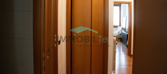 Apartamento de 3 dormitorios en Saronno, Italy No. 341516 15