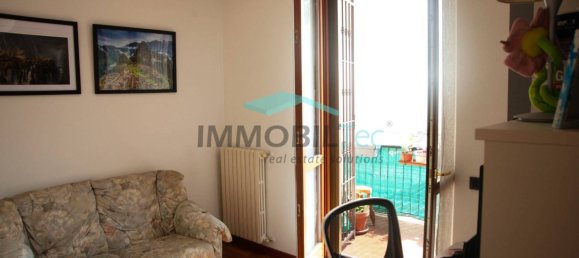 Apartamento de 3 dormitorios en Saronno, Italy No. 341516 24