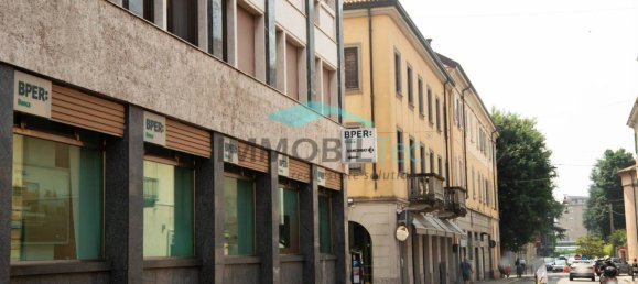 Apartamento de 3 dormitorios en Saronno, Italy No. 341516 34