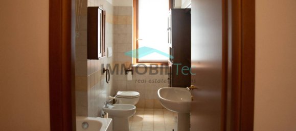 Apartamento de 3 dormitorios en Saronno, Italy No. 341516 32