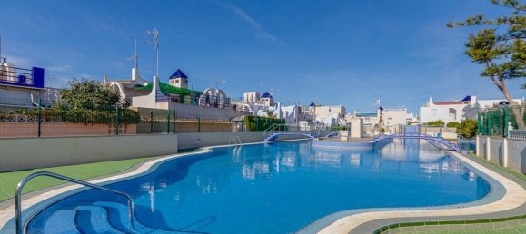 Adosado de 4 dormitorios en Torrevieja, Spain No. 186441 30