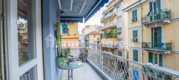 2 bedrooms Apartment in Sanremo, Italy No. 10645 2