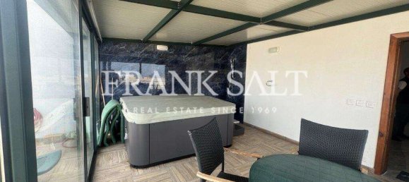 2 bedrooms Penthouse in Xaghra, Malta No. 6195 2