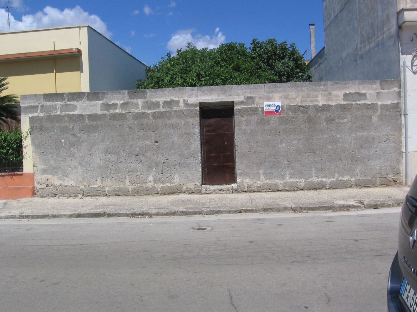 270m² Land in Sogliano Cavour, Italy No. 138223