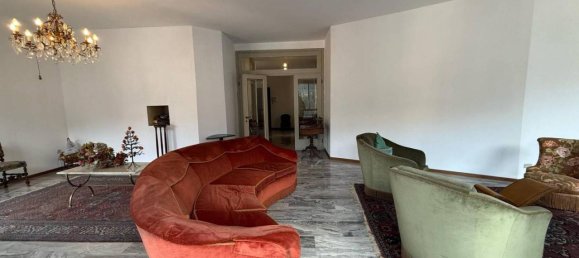7 rooms Apartment in Bergamo, Italy No. 42605 5