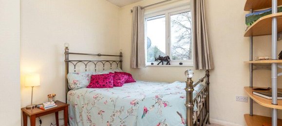 3 bedrooms House in South Croydon, United Kingdom No. 12249 9