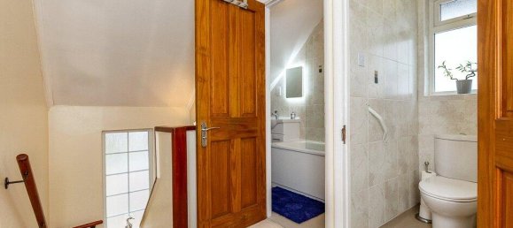 3 bedrooms House in South Croydon, United Kingdom No. 12249 10