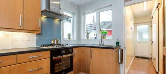 3 bedrooms House in South Croydon, United Kingdom No. 12249 3