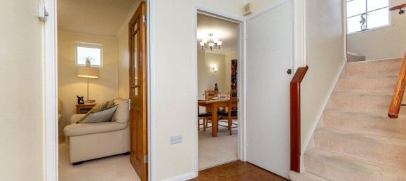 3 bedrooms House in South Croydon, United Kingdom No. 12249 11