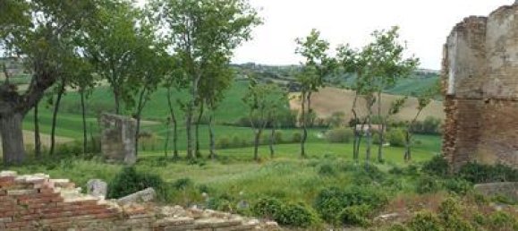 Дом с 4 комнатами в Сан Костанцо, Италия № 179028 3