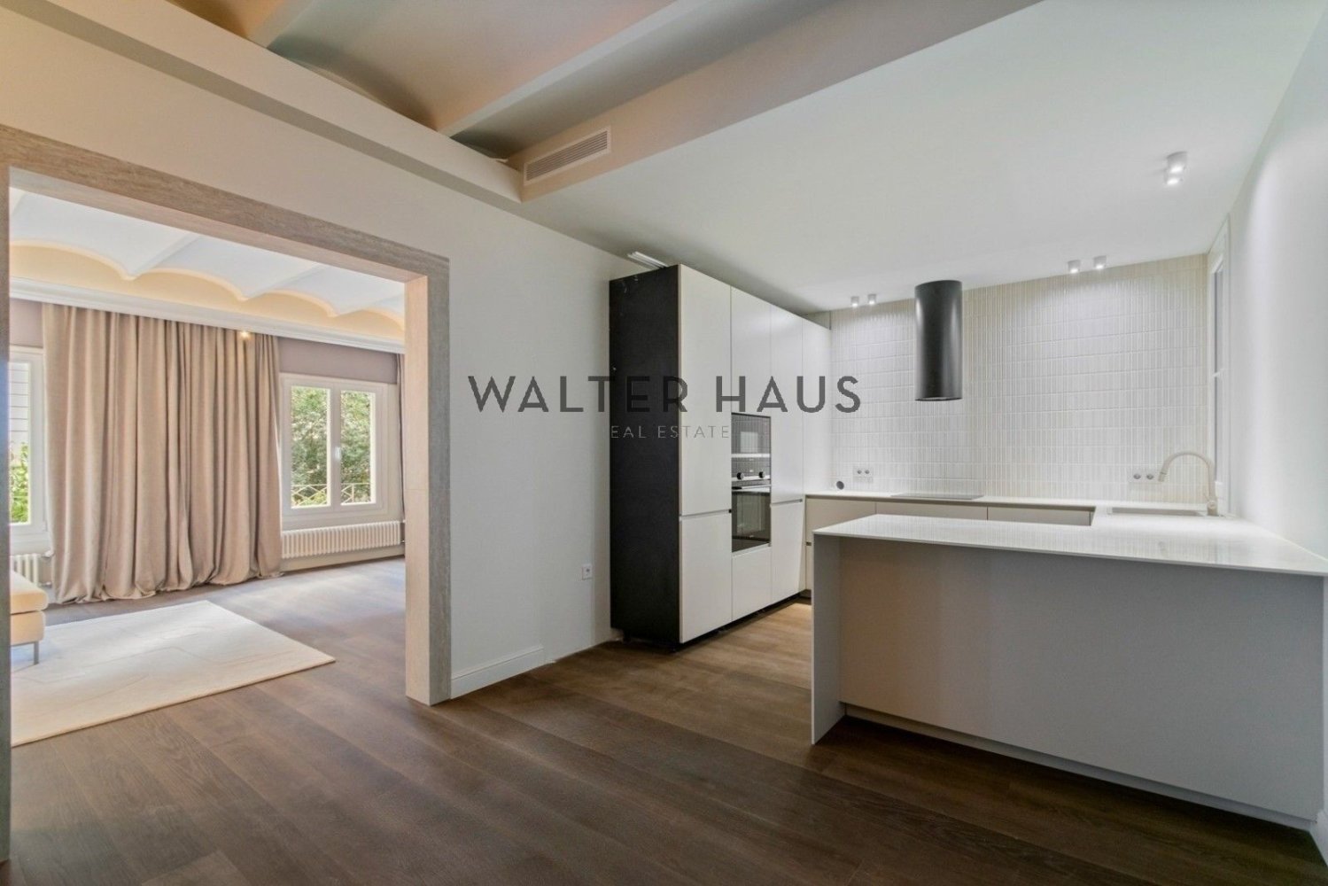 3 chambres Appartement à Eixample, Spain No. 42317