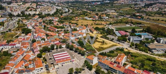 138m² Commercial property in Almada, Portugal No. 68865 29