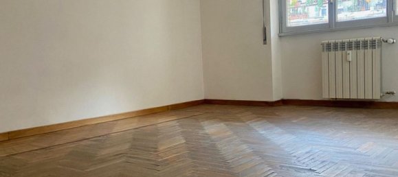 4 rooms Apartment in Rome, Italy No. 204640 10