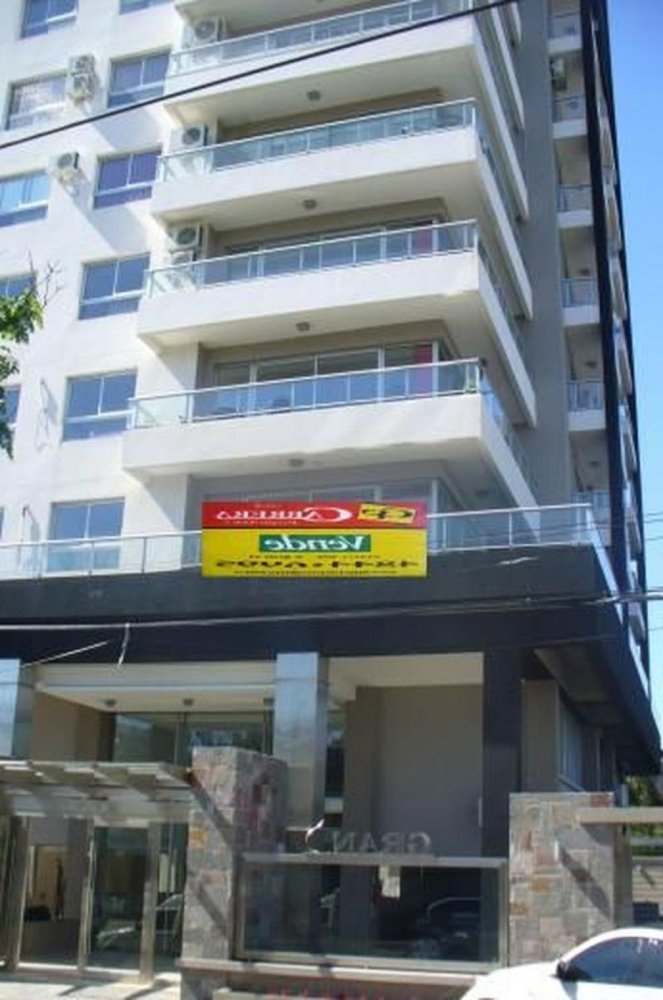 4 bedrooms Apartment in Tres de Febrero, Argentina No. 56917