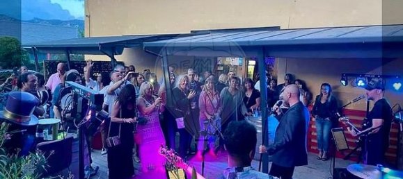 Gewerbliche Immobilie in Ceyreste, France 210m², Nr. 289592 5