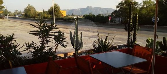 Gewerbliche Immobilie in Ceyreste, France 210m², Nr. 289592 3