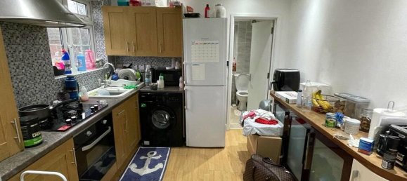 6 bedrooms House in Enfield, United Kingdom No. 11498 8