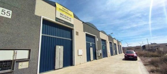 238m² Warehouse in Cartuja Baja, Spain No. 64936 2