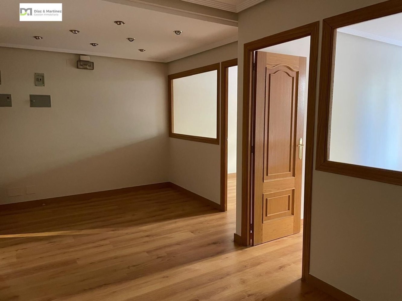  مكتب في Leon, Spain 65متر مربع رقم 57583