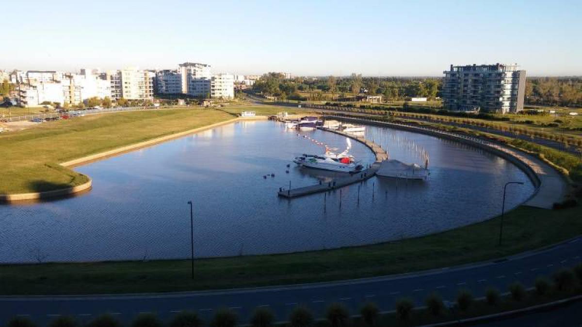 4 bedrooms Apartment in Tigre, Argentina No. 12105