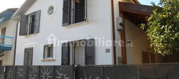 6 bedrooms Villa in Alba Adriatica, Italy No. 162252 2