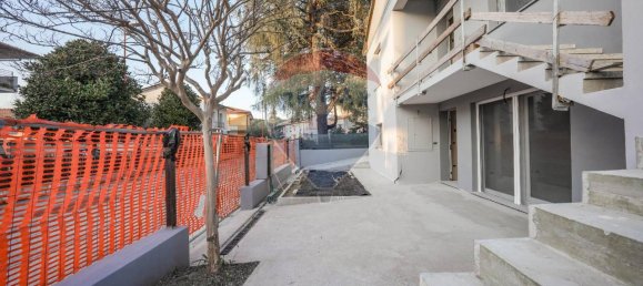 6 rooms Villa in Cesena, Italy No. 35946 3