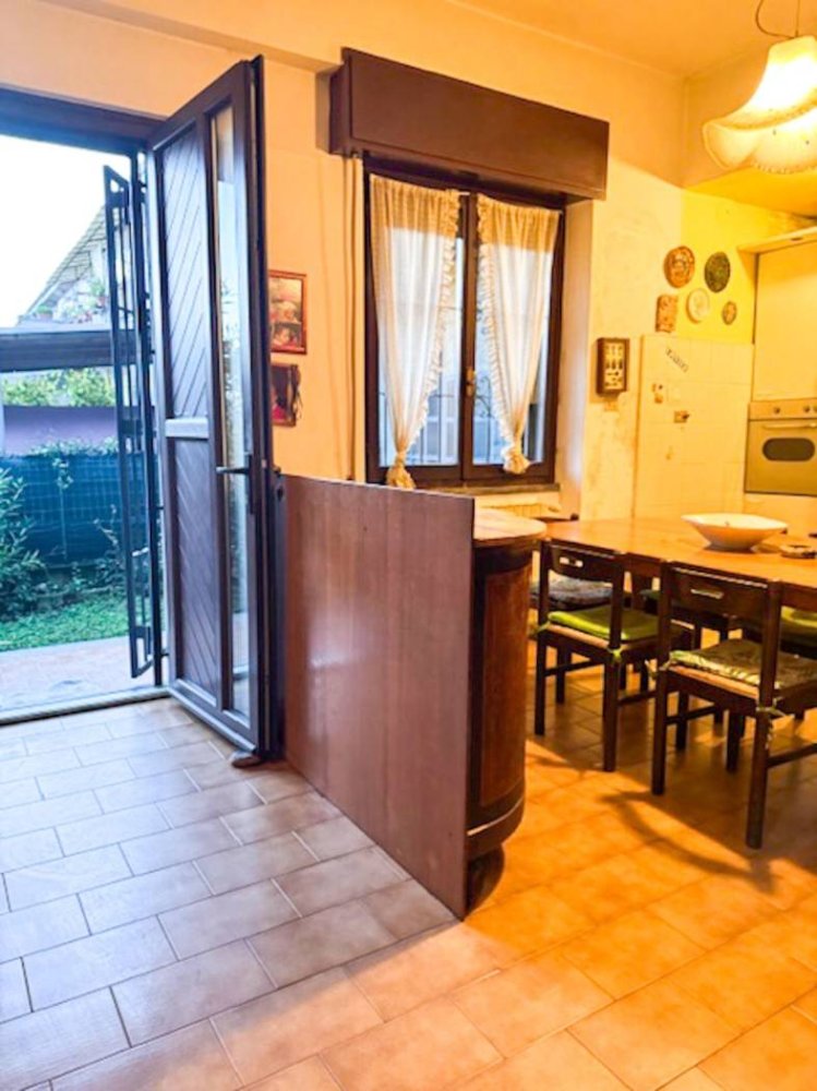 2 bedrooms Apartment in Limbiate, Italy No. 151311