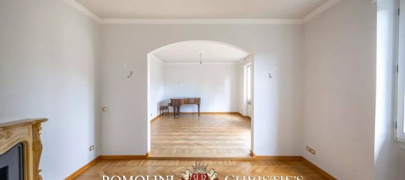 4 bedrooms Apartment in Florence, Italy No. 352646 7