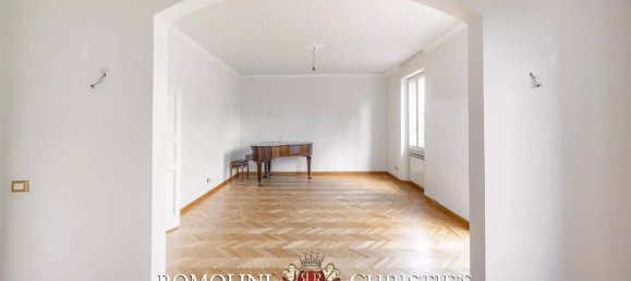 4 bedrooms Apartment in Florence, Italy No. 352646 5