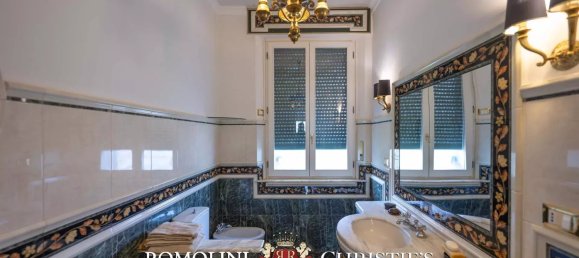 4 bedrooms Apartment in Florence, Italy No. 352646 19