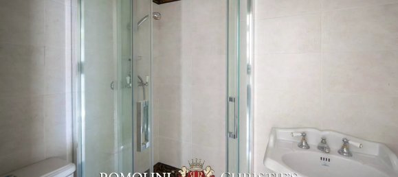 4 bedrooms Apartment in Florence, Italy No. 352646 44