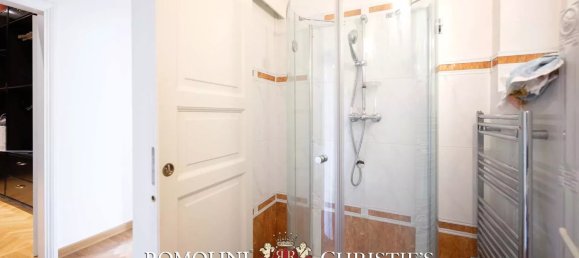 4 bedrooms Apartment in Florence, Italy No. 352646 33