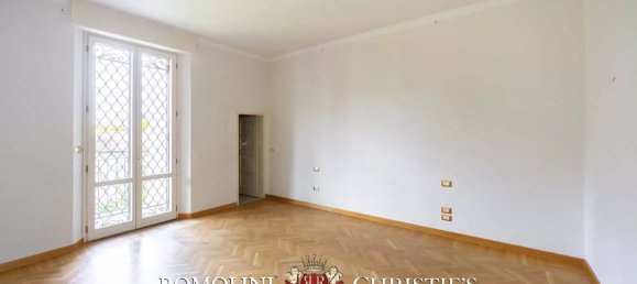 4 bedrooms Apartment in Florence, Italy No. 352646 13