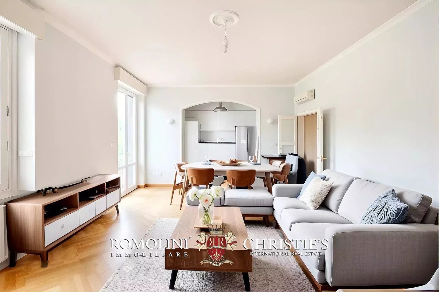4 bedrooms Apartment in Florence, Italy No. 352646