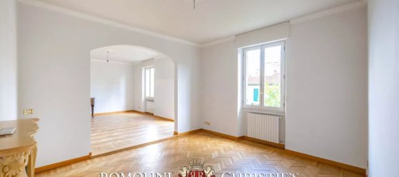 4 bedrooms Apartment in Florence, Italy No. 352646 8